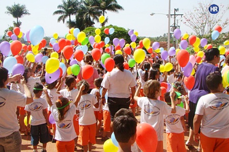 EMEB JOÃO ETCHEBEHERE COMEMORA CHEGADA DA PRIMAVERA